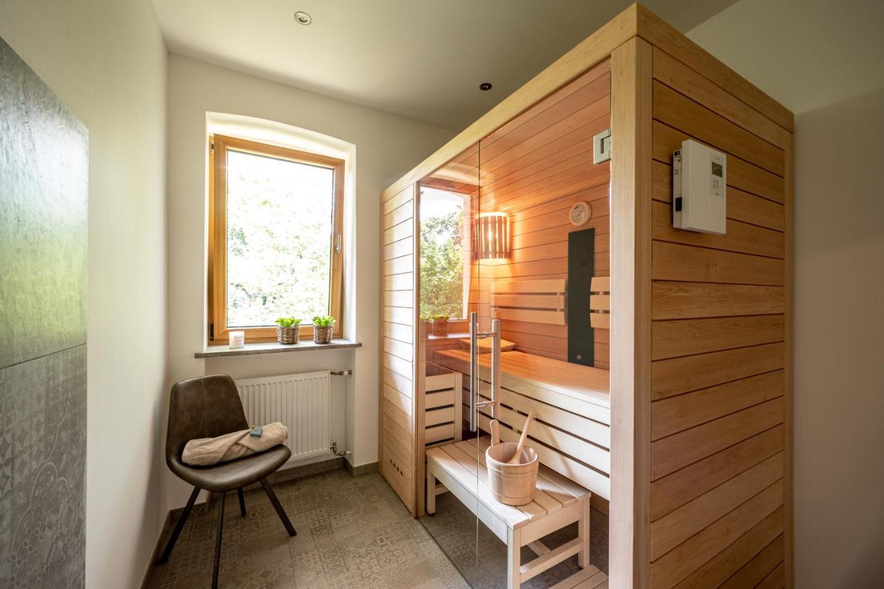 Landhaus Karbach Komplett Oder Einzelne Wohneinheiten Villa Inkl Sauna Bzw Waldhaeuschen Hirten Экстерьер фото